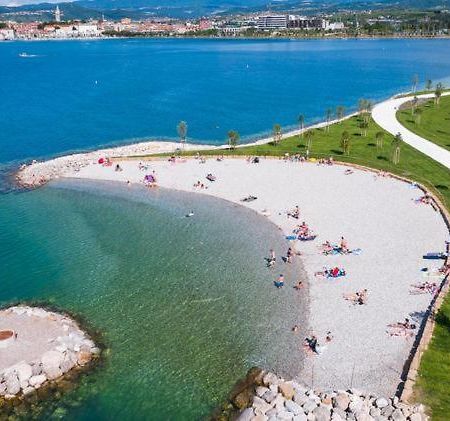 Aegida Beachfront Apartment Koper Exterior foto