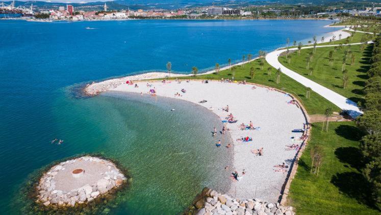 Aegida Beachfront Apartment Koper Exterior foto